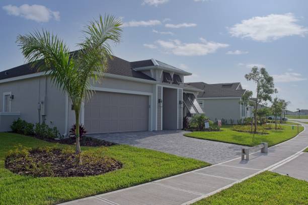 Best Local Driveway Pavers  in Flushing, MI